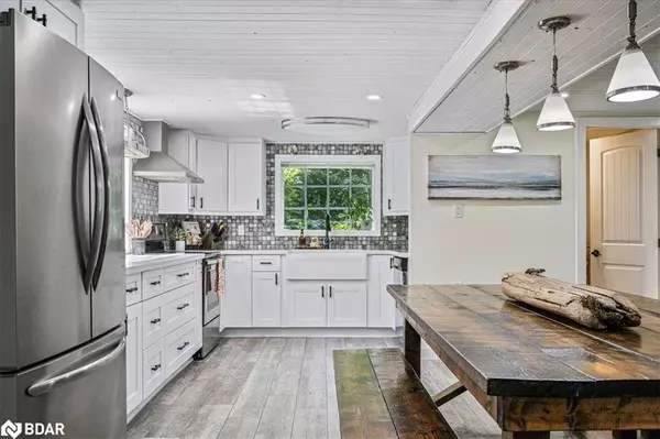 1057 Severn River Road, Gravenhurst, ON P0E 1N0