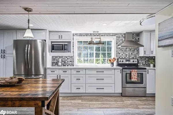 1057 Severn River Road, Gravenhurst, ON P0E 1N0