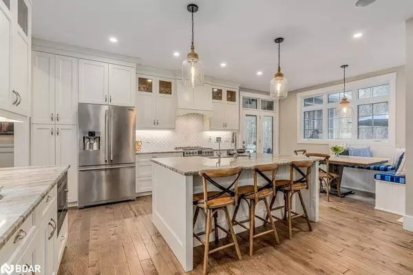 77 Mennill Drive, Minesing, ON L9X 0J2