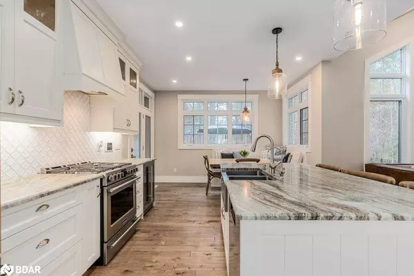 77 Mennill Drive, Minesing, ON L9X 0J2