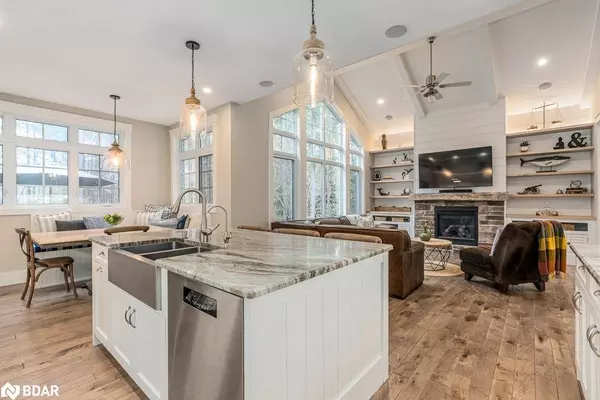 77 Mennill Drive, Minesing, ON L9X 0J2