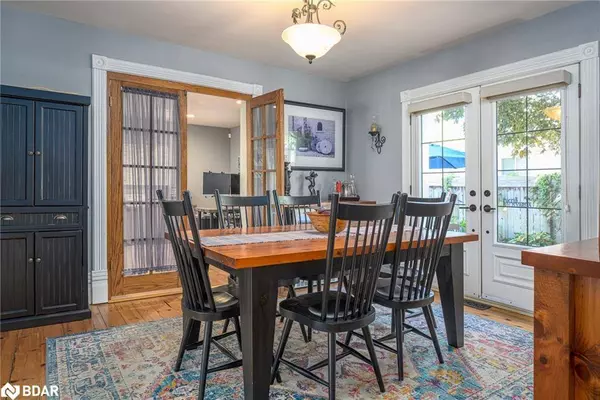 17 Frances Street N, Barrie, ON L4N 1Z3