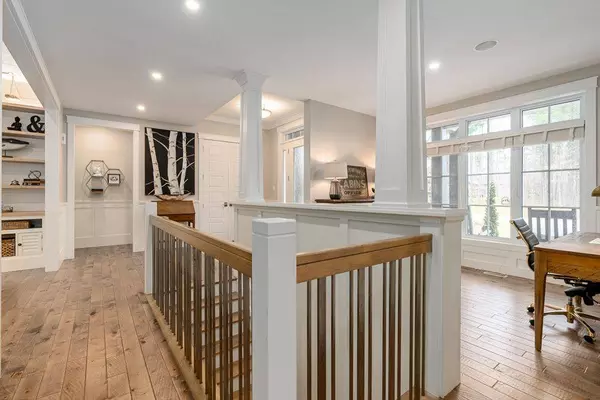 77 MENNILL DR, Springwater, ON L9X 0J2