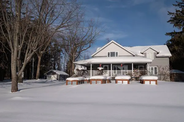 112 Lakeshore RD W, Oro-medonte, ON L0L 2E0