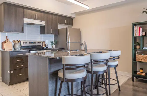 4 Spice WAY #312, Barrie, ON L9J 0M2