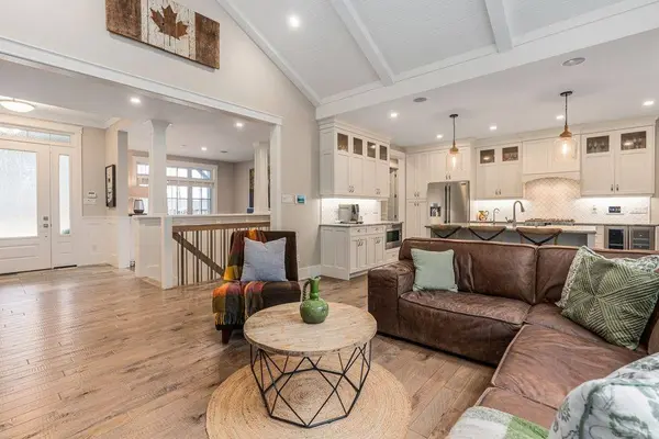 77 Mennill DR, Springwater, ON L9X 0J2