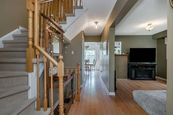 47 Pickett CRES, Barrie, ON L4N 8B7