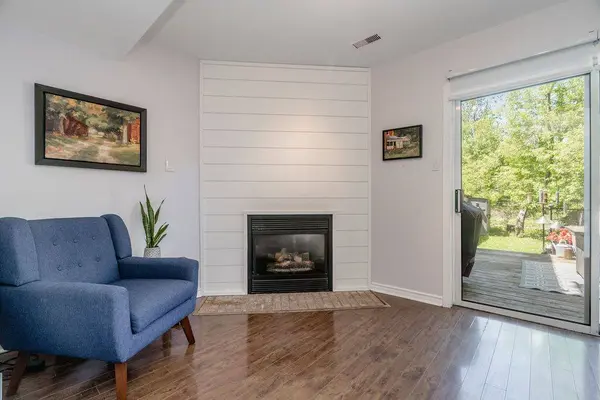 84 Pickett CRES, Barrie, ON L4N 8B9