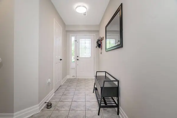 84 Pickett CRES, Barrie, ON L4N 8B9