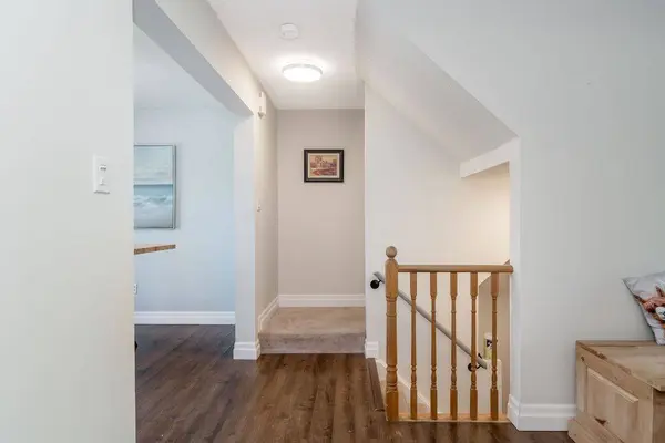 84 Pickett CRES, Barrie, ON L4N 8B9