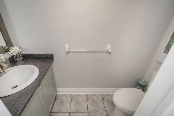 84 Pickett CRES, Barrie, ON L4N 8B9