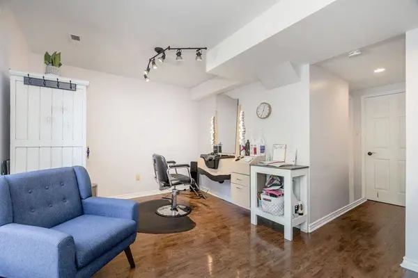 84 Pickett CRES, Barrie, ON L4N 8B9