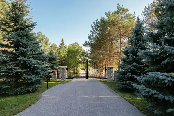 419 Goodwood Rd RD, Uxbridge, ON L9P 1R4