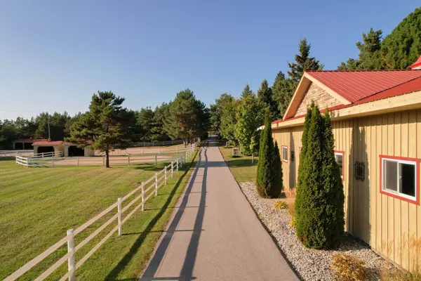 419 Goodwood Rd RD, Uxbridge, ON L9P 1R4