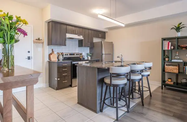 4 Spice WAY #312, Barrie, ON L9J 0M2