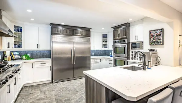 112 Lakeshore RD W, Oro-medonte, ON L0L 2E0