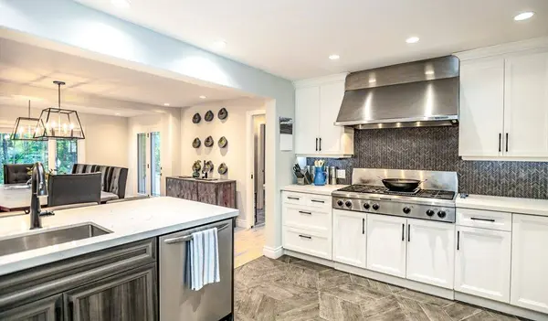 112 Lakeshore RD W, Oro-medonte, ON L0L 2E0