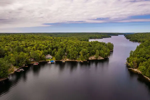1043 Fortunes TRL, Algonquin Highlands, ON K0M 1S0