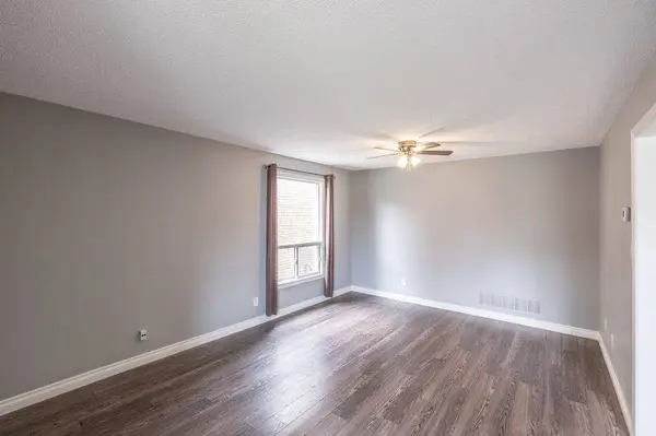 94 Ferguson DR, Barrie, ON L4N 7E5