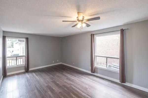 94 Ferguson DR, Barrie, ON L4N 7E5