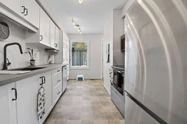 78 Wallace DR, Barrie, ON L4N 7E1