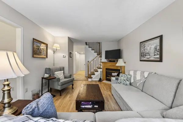 78 Wallace DR, Barrie, ON L4N 7E1