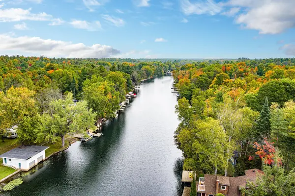 1123 Severn River RD, Gravenhurst, ON P0E 1N0