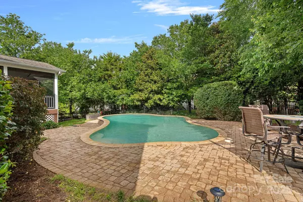 9624 Barnburgh LN, Huntersville, NC 28078