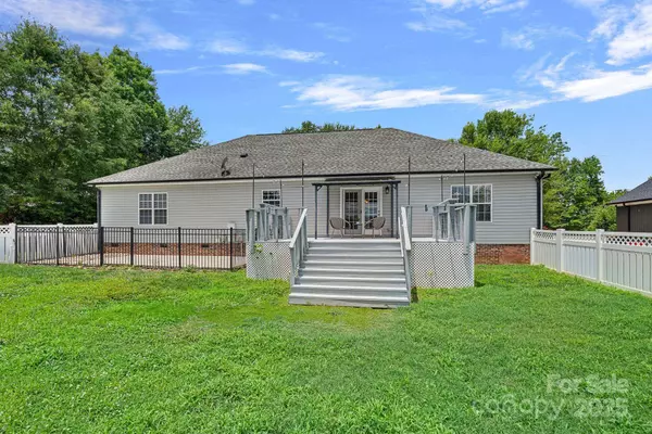 7478 Pine Ridge DR, Denver, NC 28037