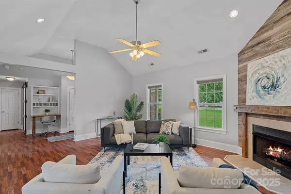 7478 Pine Ridge DR, Denver, NC 28037