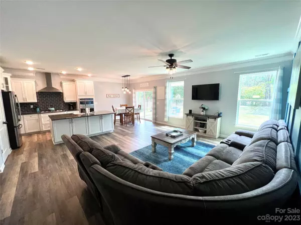 103 Toxaway ST, Mooresville, NC 28115