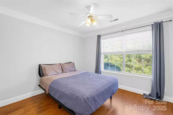 8938 Raven Park DR, Charlotte, NC 28216