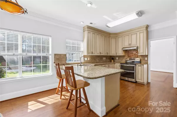 8938 Raven Park DR, Charlotte, NC 28216