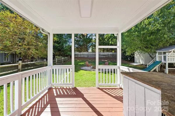 8938 Raven Park DR, Charlotte, NC 28216