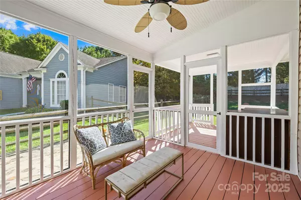 8938 Raven Park DR, Charlotte, NC 28216