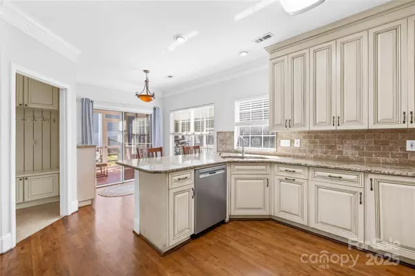 8938 Raven Park DR, Charlotte, NC 28216