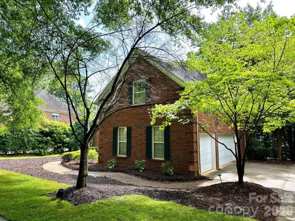 16017 Chiltern LN, Huntersville, NC 28078