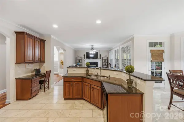 16017 Chiltern LN, Huntersville, NC 28078