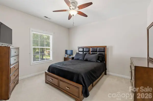 16017 Chiltern LN, Huntersville, NC 28078