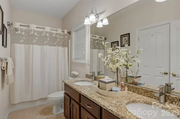 16017 Chiltern LN, Huntersville, NC 28078