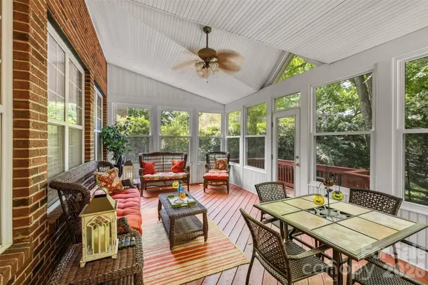 16017 Chiltern LN, Huntersville, NC 28078