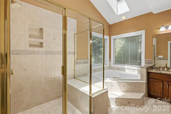 16017 Chiltern LN, Huntersville, NC 28078