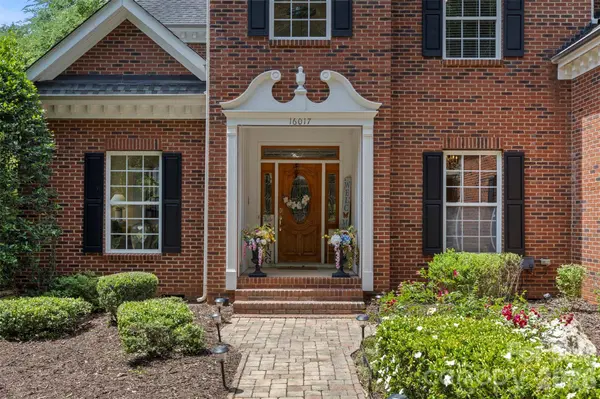 16017 Chiltern LN, Huntersville, NC 28078