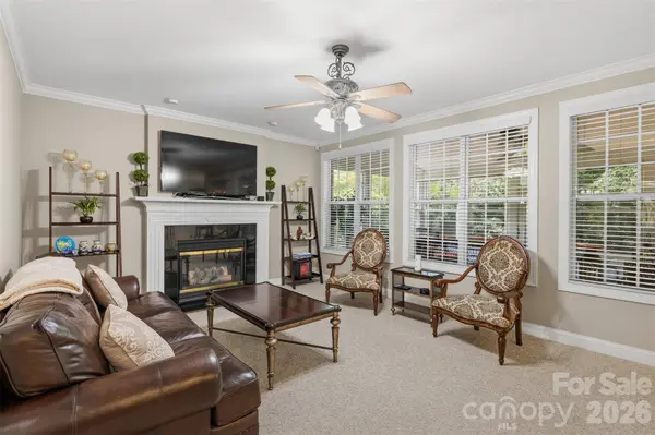 16017 Chiltern LN, Huntersville, NC 28078