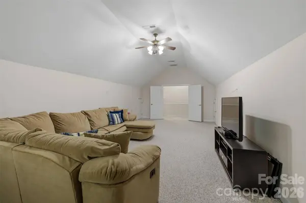 16017 Chiltern LN, Huntersville, NC 28078