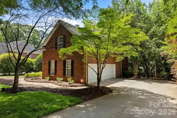 16017 Chiltern LN, Huntersville, NC 28078