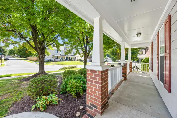 146 Trotter Ridge Dr, Mooresville, NC 28117-5968