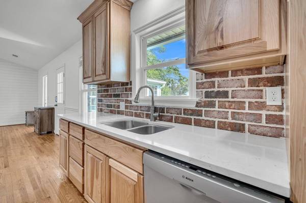 217 Mini Farm Rd, Bonneau, SC 29431