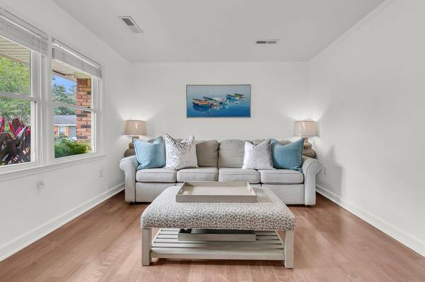 108 Williamsburg Ct, Goose Creek, SC 29445