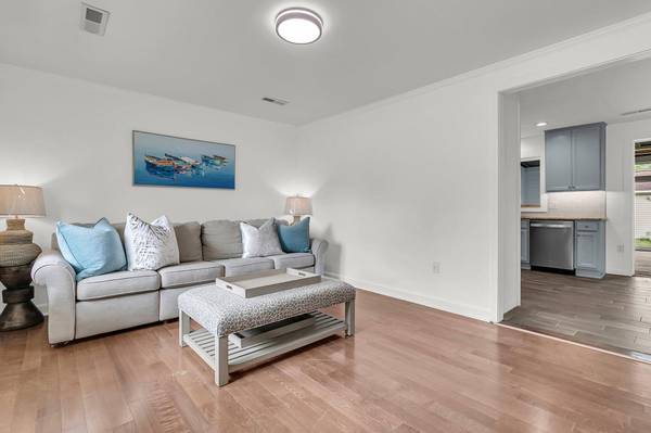 108 Williamsburg Ct, Goose Creek, SC 29445